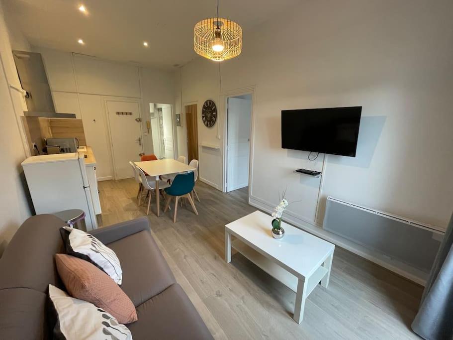 Apartamento Cosy T3 Proche Gare Et Polygone Béziers Exterior foto