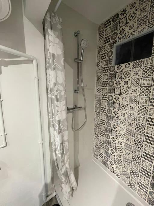 Apartamento Cosy T3 Proche Gare Et Polygone Béziers Exterior foto